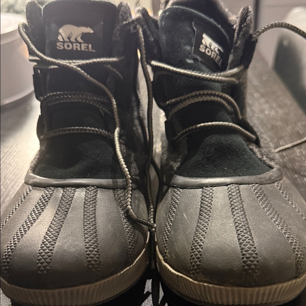 Sorel Womens Gray and Black Winter Boots